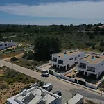 Cairnvillas Flow C40 Luxury With Private Swimming Pool Near