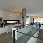 Villa Cairnvillas Flow C40 Luxury With Private Swimming Pool Near