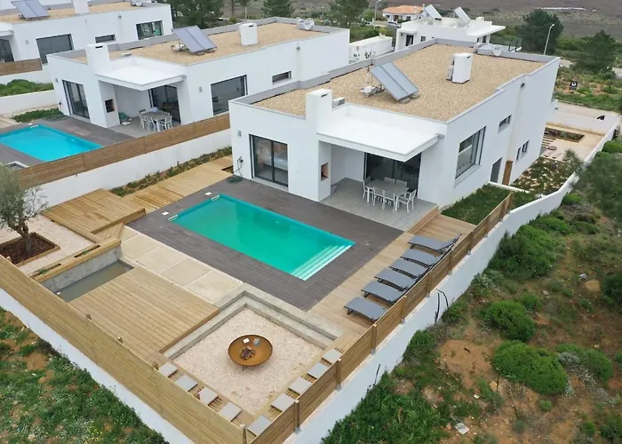 Cairnvillas Flow C40 Luxury With Private Swimming Pool Near