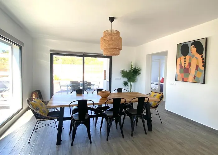 Cairnvillas Flow C40 Luxury With Private Swimming Pool Near