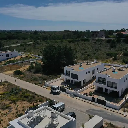 Cairnvillas Flow C40 Luxury With Private Swimming Pool Near